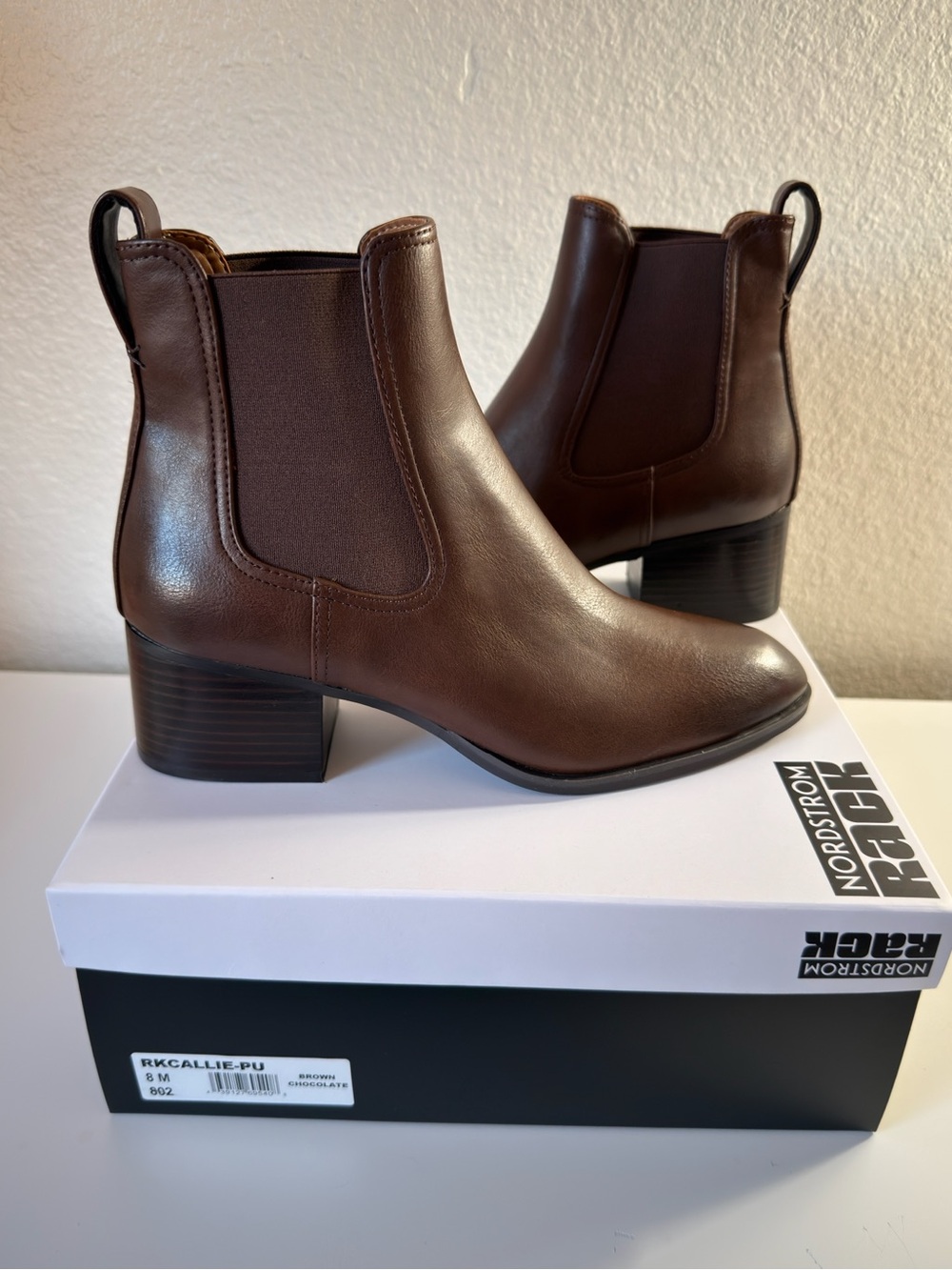 Nordstrom Dark Brown Leather Chelsea Ankle Boots size 8 new